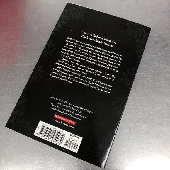 Lovetorn by: Kavita Daswan, paperback book - Picture 5 of 5